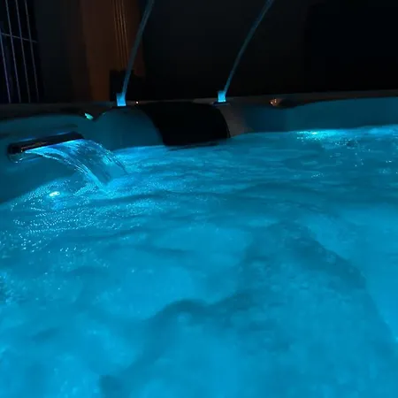 Superbe Maison Avec Jacuzzi Nyaraló