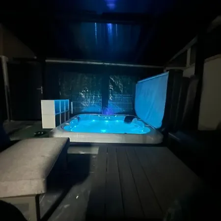 Superbe Maison Avec Jacuzzi